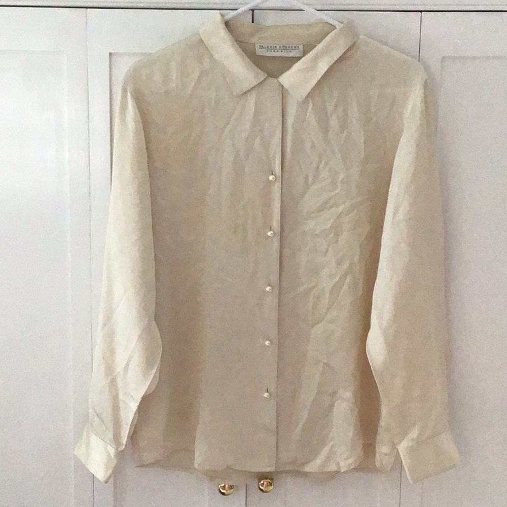 Woman’s Valerie Steven’s silk shirt